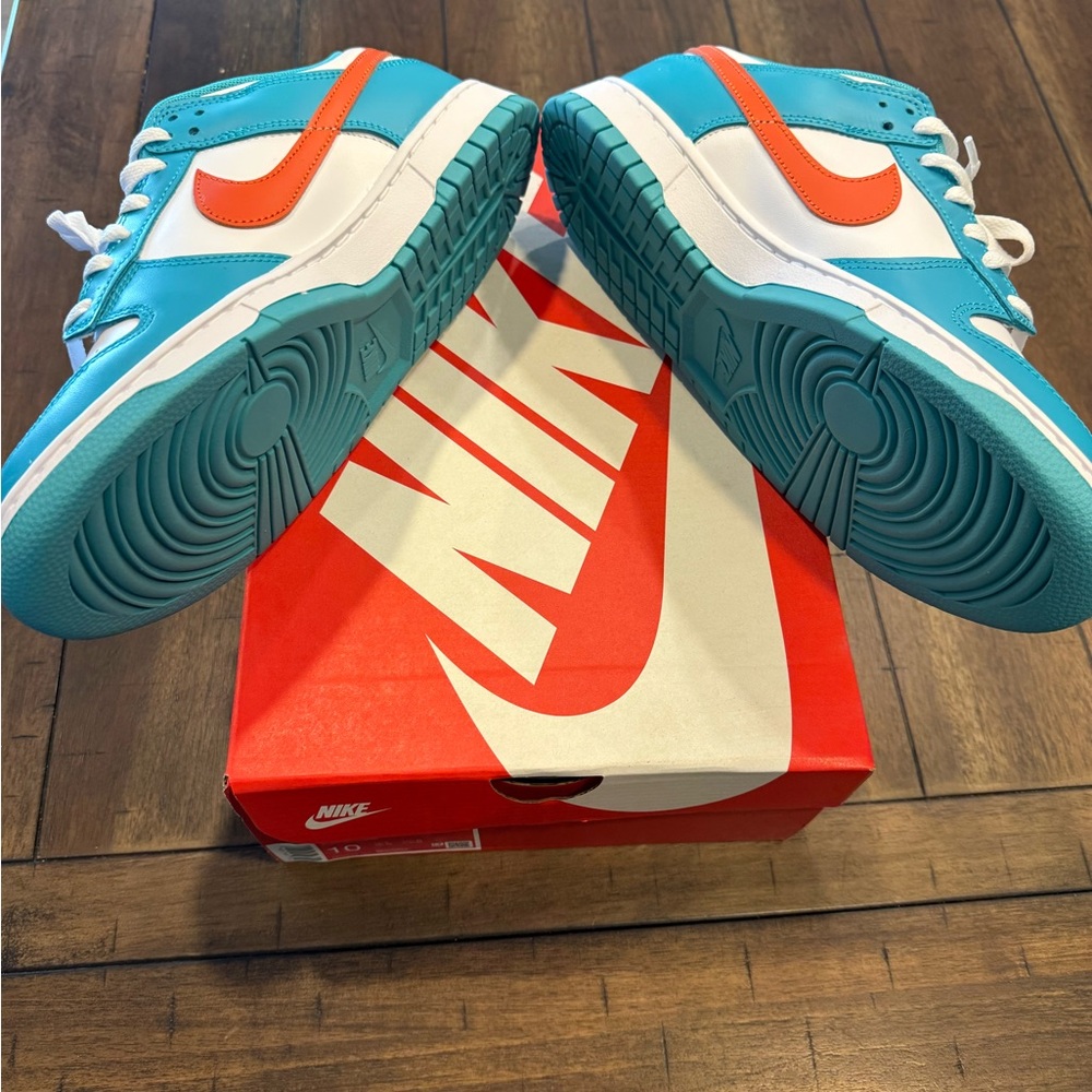 Nike Sneakers in Blue and Orange